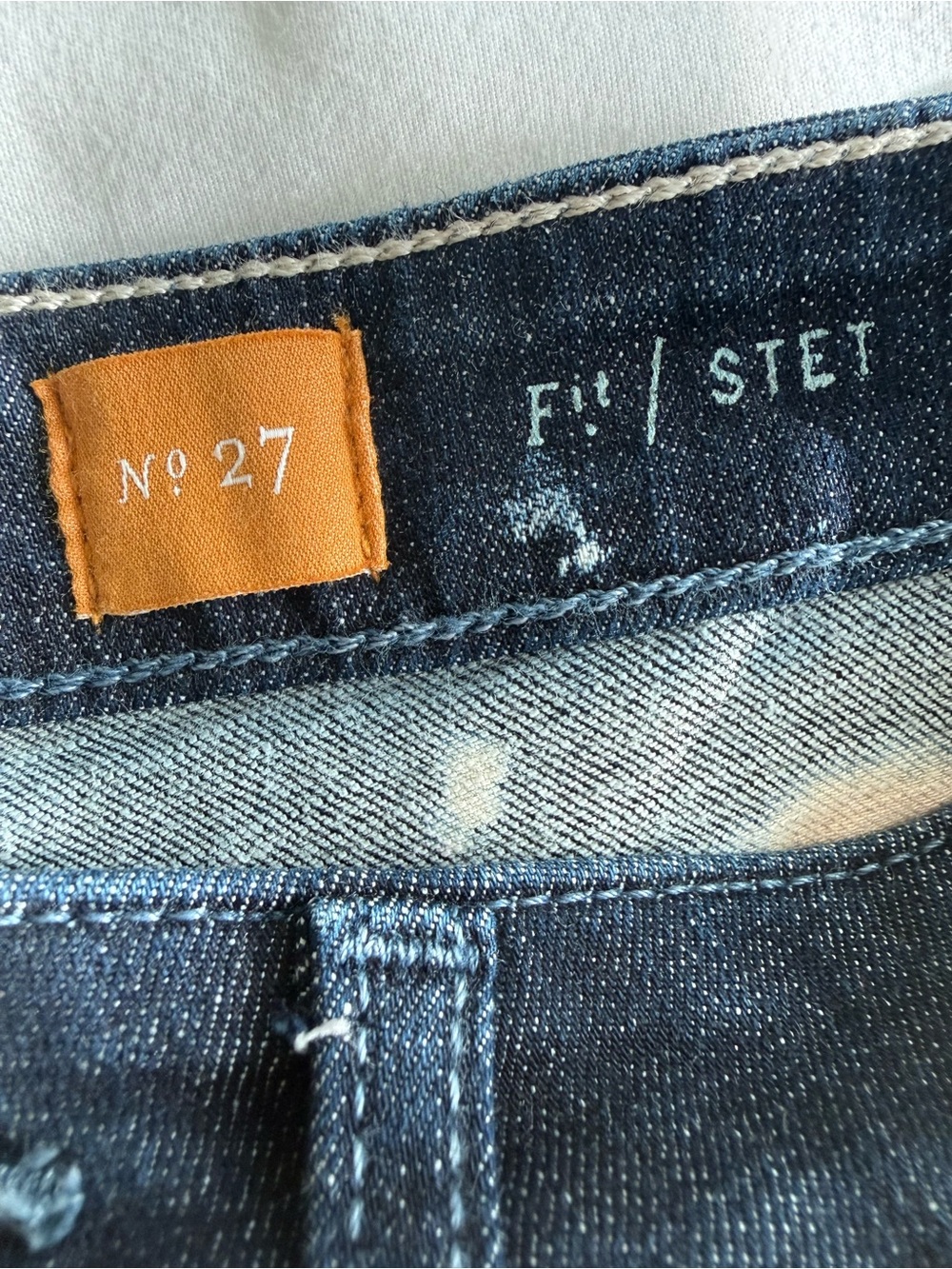 Anthropologie Pilcro Two-Tone Dip-Dye Mid-rise Jean Shorts - Picture 4 of 10